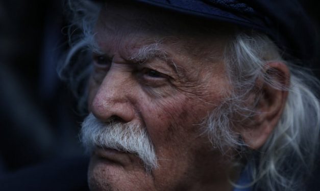 «Ο Μανώλης Γλέζος της πετραίας γης της Νάξου, των Κυκλάδων» – Διαδικτυακή εκδήλωση στο naxostimes.gr