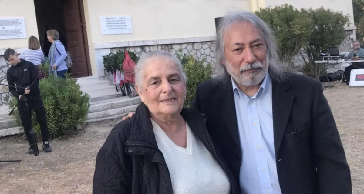Η Αλεξάνδρα Σάντα με τον Δήμαρχο Χαϊδαρίου Μιχάλη Σελέκο στις εκδηλώσεις για την Πρωτομαγιά στο Χαϊδάρι